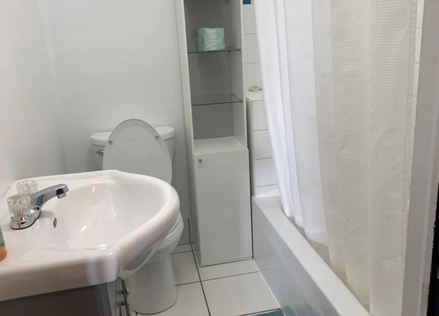 ** Guest house Pensione Popolo Montreal Canada
