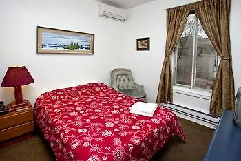 Pensione Popolo Montreal Guest house