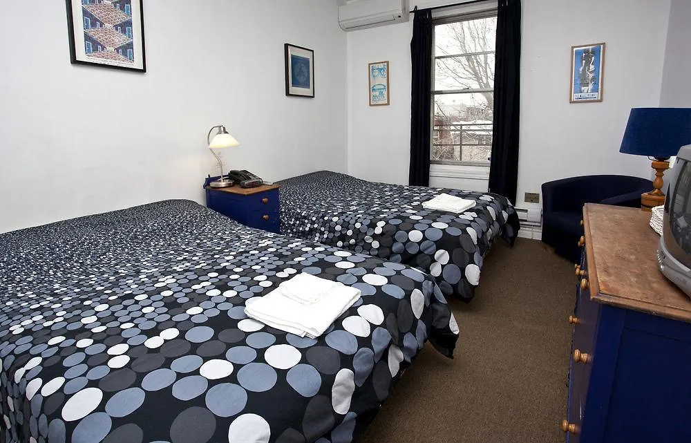 Pensione Popolo Montreal Guest house