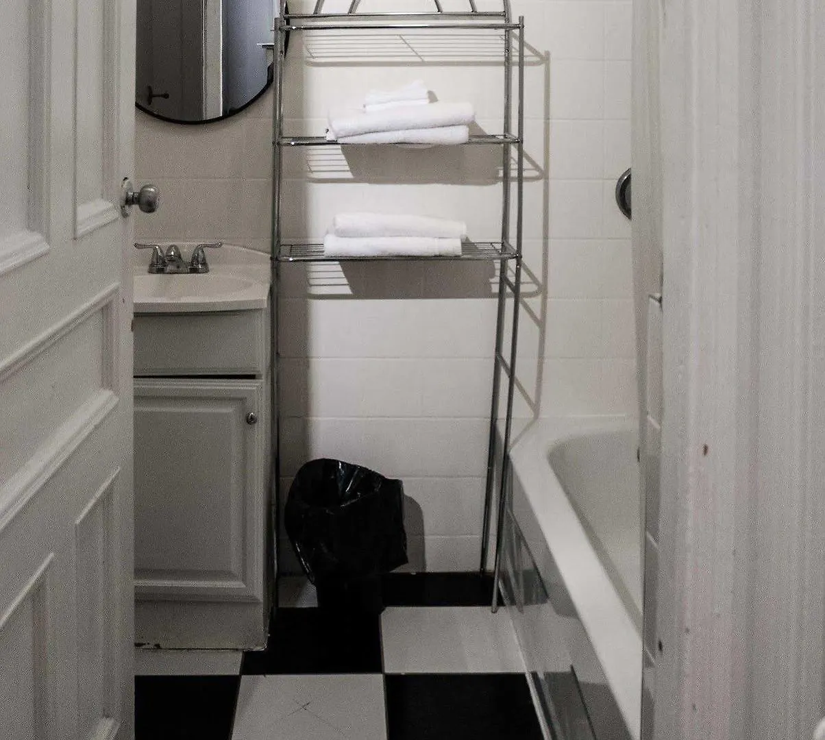 Guest house Pensione Popolo Montreal